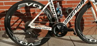 Bicicleta Mendiz F10 con ULTEGRA DI2