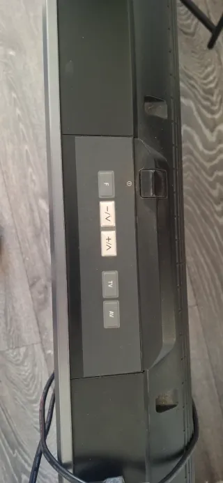 Televisión Panasonic Negra y Plateada