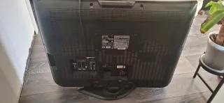 Televisión Panasonic Negra y Plateada