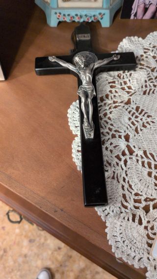 2 Cristo crucificado madera y metal