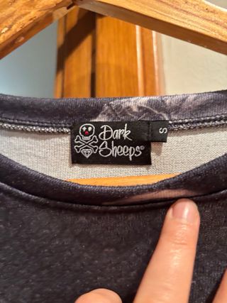 CamisolaDark Sheeps Calavera Rosas