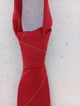 Cravatta Gucci in seta rossa