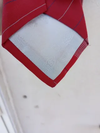 Cravatta Gucci in seta rossa