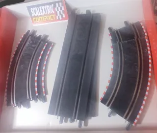 Scalextric Compact Pack 2x4