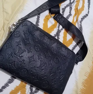 Riñonera Louis Vuitton Negra