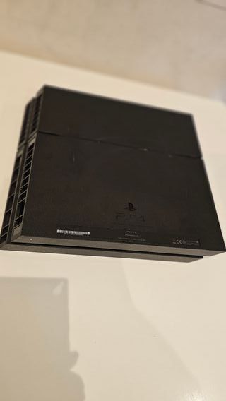 PS4 (PlayStation 4) Negra + Mando + Cable