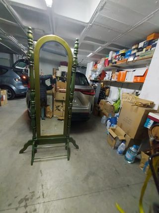 Espejo de pie verde con perchero Somier de lamina