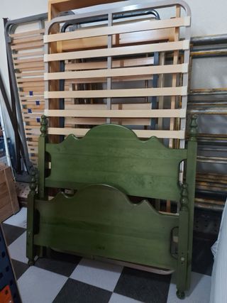 Espejo de pie verde con perchero Somier de lamina