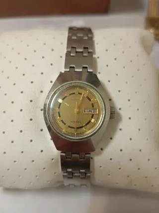 Reloj Citizen Automático Dorado y Plateado