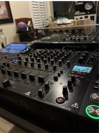 Alquiler 2 Pioneer DJ CDJ-3000 X y DJM-V10- 2 JBL