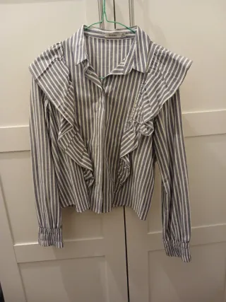 Camisa Bershka rayas volantes XS