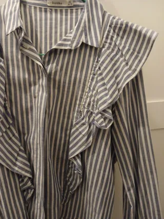 Camisa Bershka rayas volantes XS