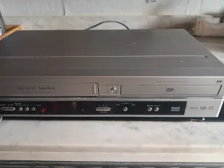 Reproductor Combo VHS y DVD Sharp  LG LEER DESCRIP