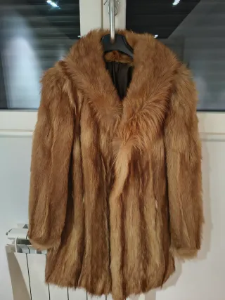 Abrigo de zorro rojo