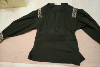 Blusa Zara Negra con Detalles