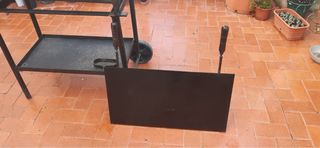 Barbacoa de metal negra y plateada. Medidas aproxi