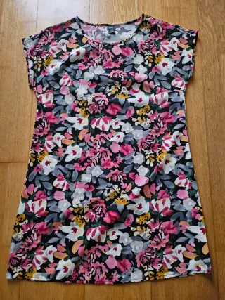 Vestido verano, ewtampado floral. Talla M.