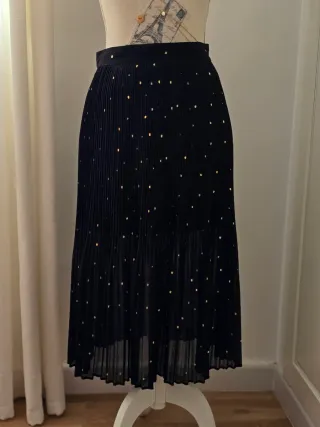 Falda negra tul lunares dorados talla 38.