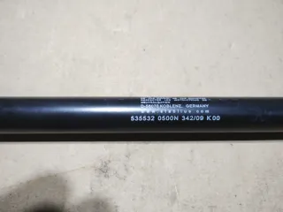 Amortiguador maletero nuevo.