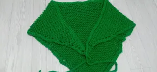 Traje de casera verde y floral