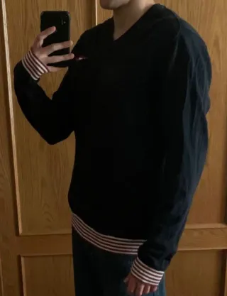 Jersey Guess Cuello Pico Talla XL