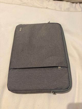 Mochila gris + funda de laptop