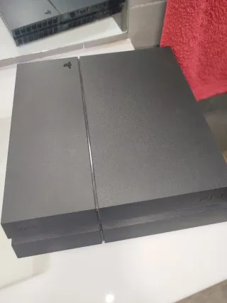 Consola PS4 500GB + 7 Juegos (Sekiro, DS3, MHW...)