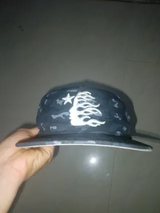 Gorra Hellsstar Negra Camuflaje