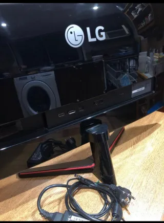 Monitor LG UltraWide 21:9 Full HD Nero