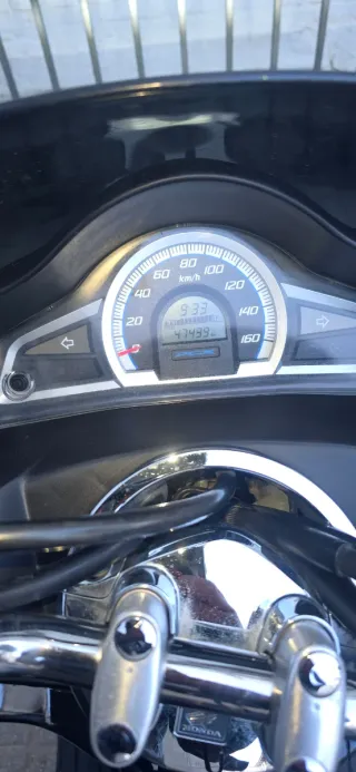 Moto negra pcx 2016  47.400kl