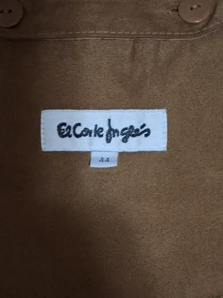 Gabardina marrón con cuello de pelo