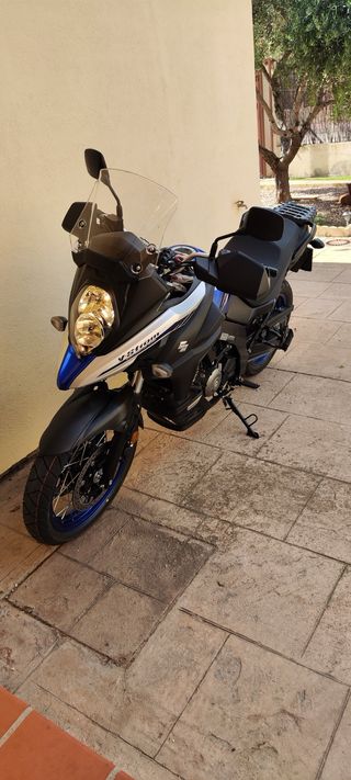 Suzuki V-Strom XT 650cc 2023
