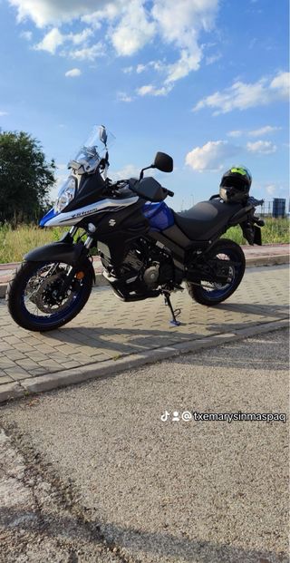Suzuki V-Strom XT 650cc 2023