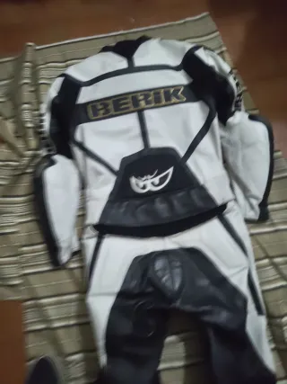 Mono Berik de piel de canguo M-L