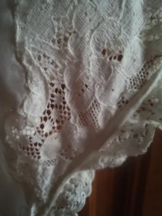 retro en seda con encaje