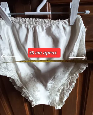 retro en seda con encaje