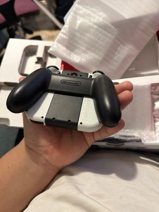 Nintendo Switch OLED con accessori