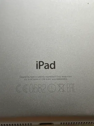 iPad Air 9.7” 16GB Wi-Fi Argento