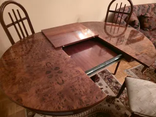 Mesa de comedor redonda y 4 sillas