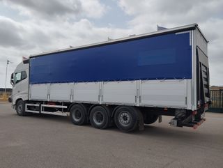 Volvo FH 16 750-CAMIONES LONAS / TAUTLINER