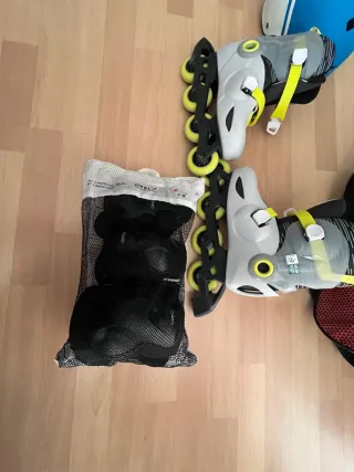 Patines infantiles con protecciones y casco
