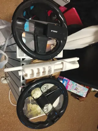 Mando Wii Dorado + 2 Juegos