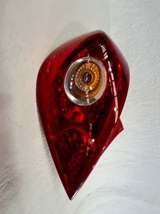 PILOTO TRASERO IZQUIERDO OPEL CORSA D (S07) (2)