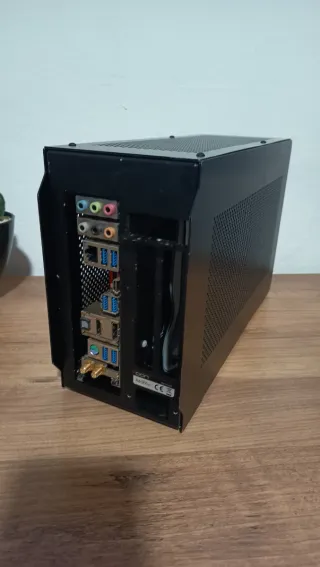 Caja PC con Placa Base y CPU