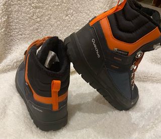 Botas de montaña niño/a impermeables.