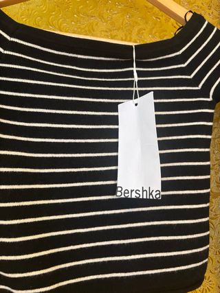 Top Hombros Descubiertos Bershka