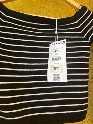 Top Hombros Descubiertos Bershka