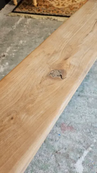 Bancos rústicos de madera maciza