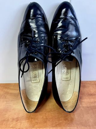 Zapatos de señora negros de charol