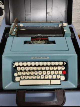 Máquina de escribir Olivetti Studio 46